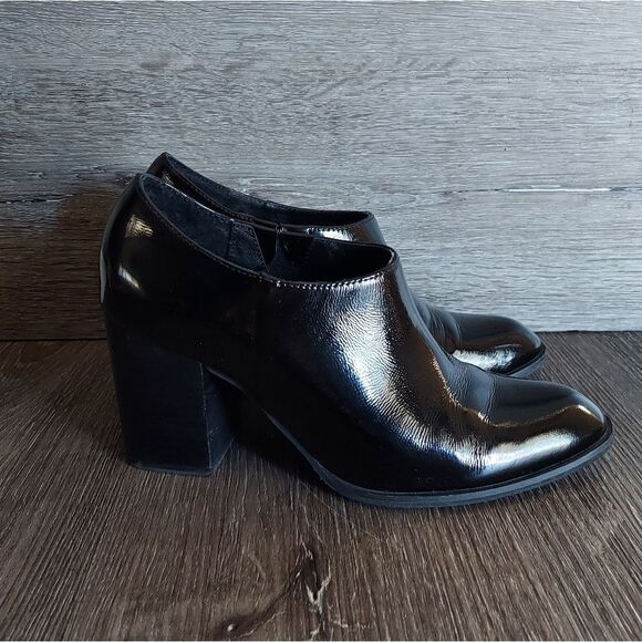 Intentionally Blank Nadia Patent Leather Block Heel Bootie in Black Size 8 - Picture 1 of 10